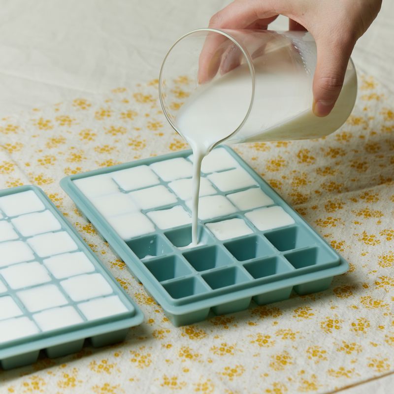 Picture of Milk being frozen in ice trays